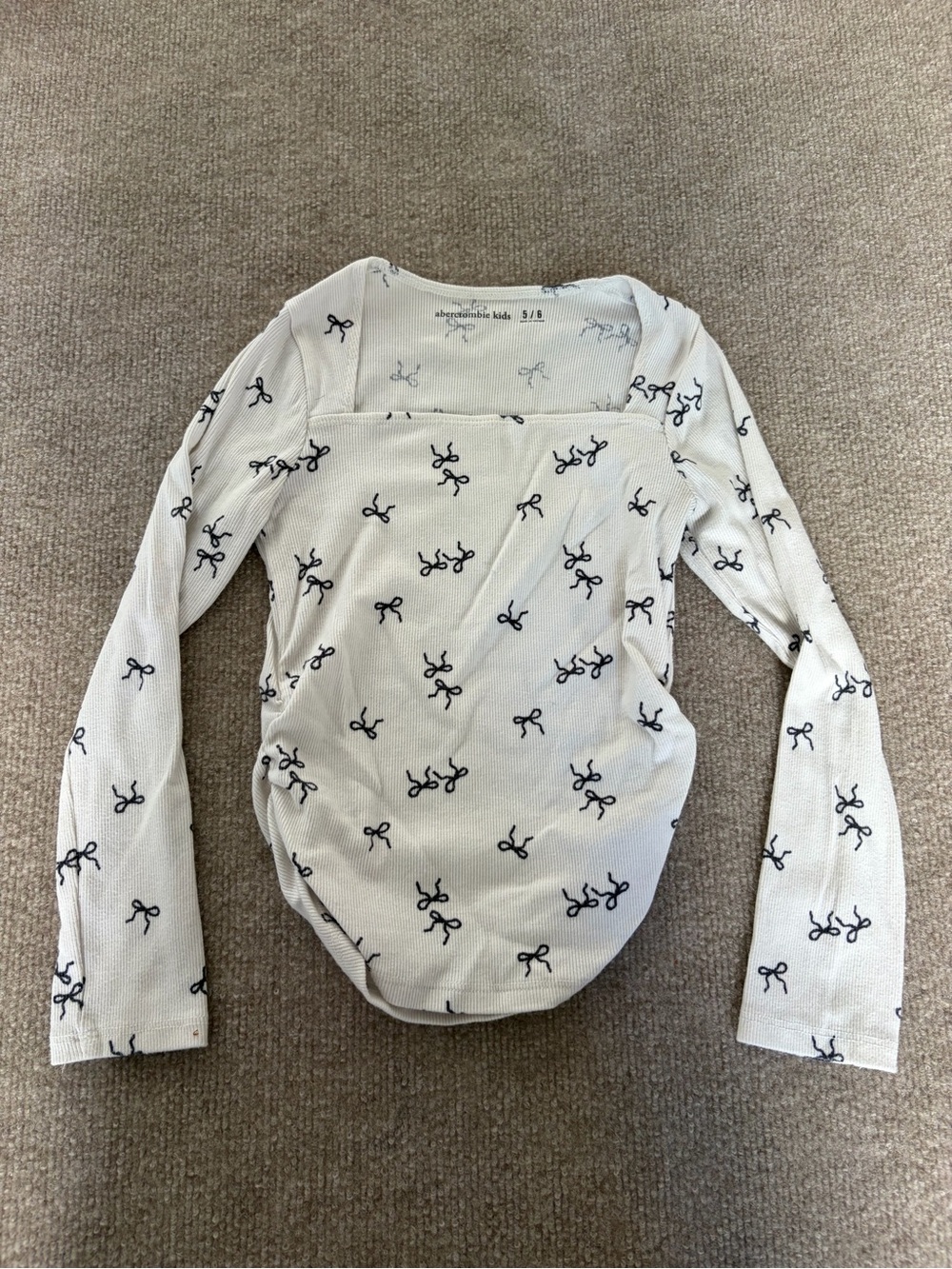 abercrombie kids White Ribbed shirt with Black Bow Motif